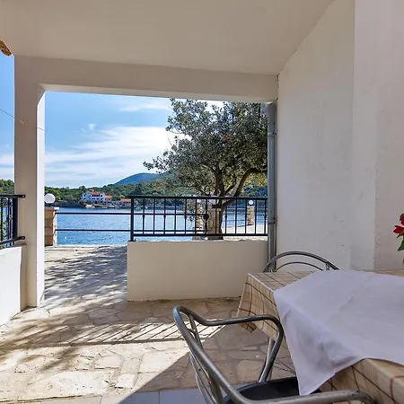 Apartman Uvala Pokrivenik 2073h