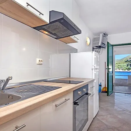 Apartman Uvala Pokrivenik 2073h Zastrazisce